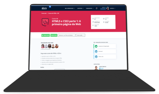 Um monitor e um celular com o alura plus aberto.